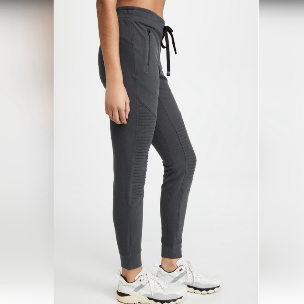 ALO Yoga Grey urban moto jogger